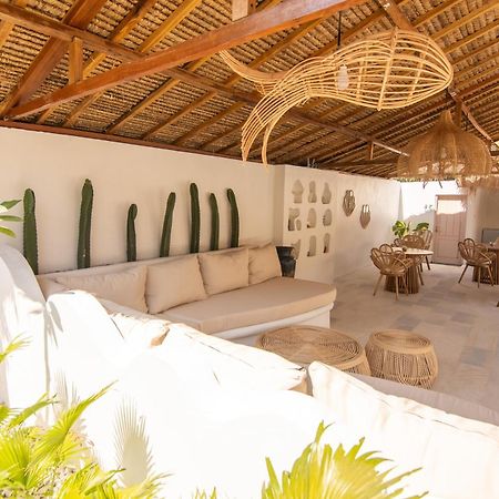 Isla De Agua Hotel Гили Еър Екстериор снимка